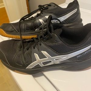 ASICS black/gum tennis shoes
